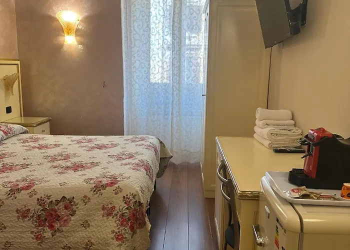 Termini Station Holidays Gasthuis 3*