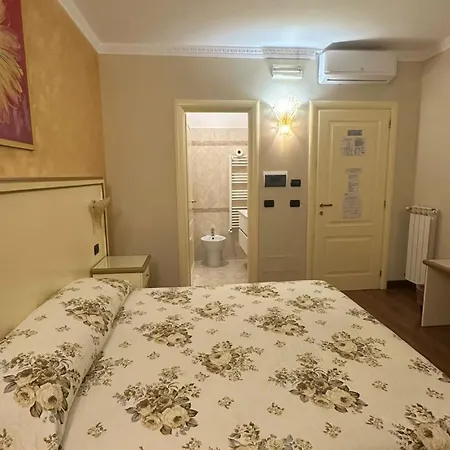Termini Station Holidays 4* רומא